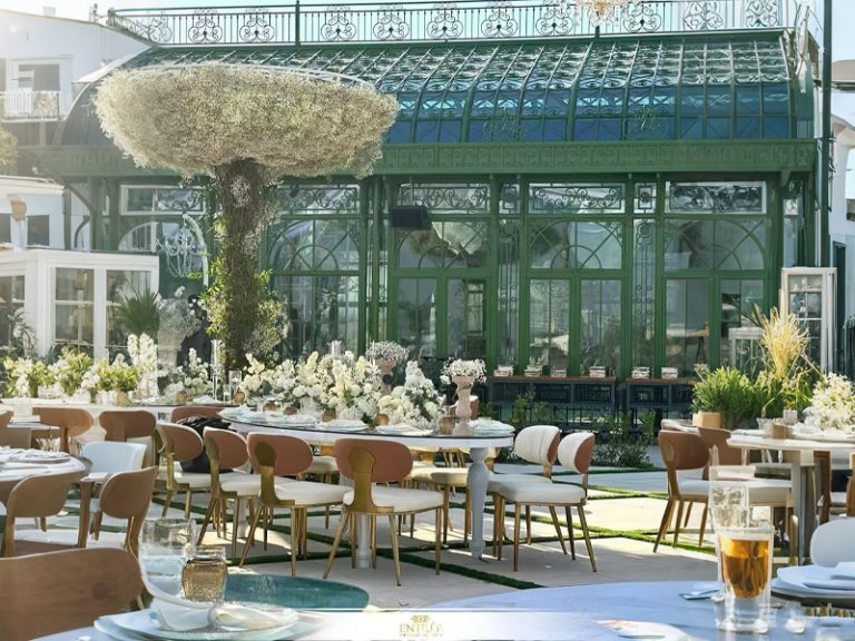 victorian style  iron garden  greenhouse for wedding